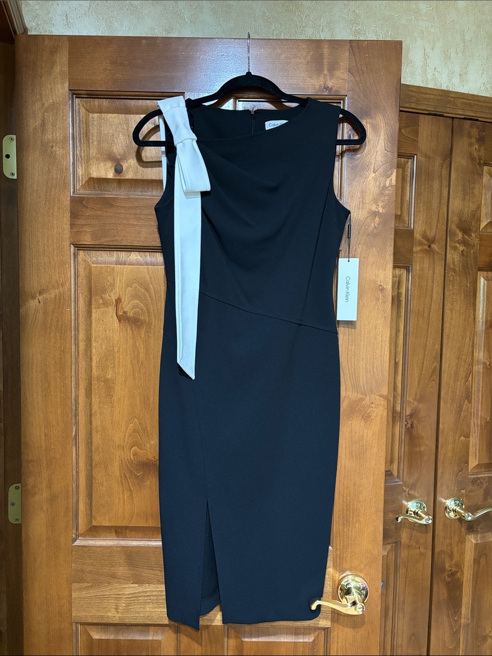 NWT Calvin Klein Black Dress with White Shoulder Tie SZ 4